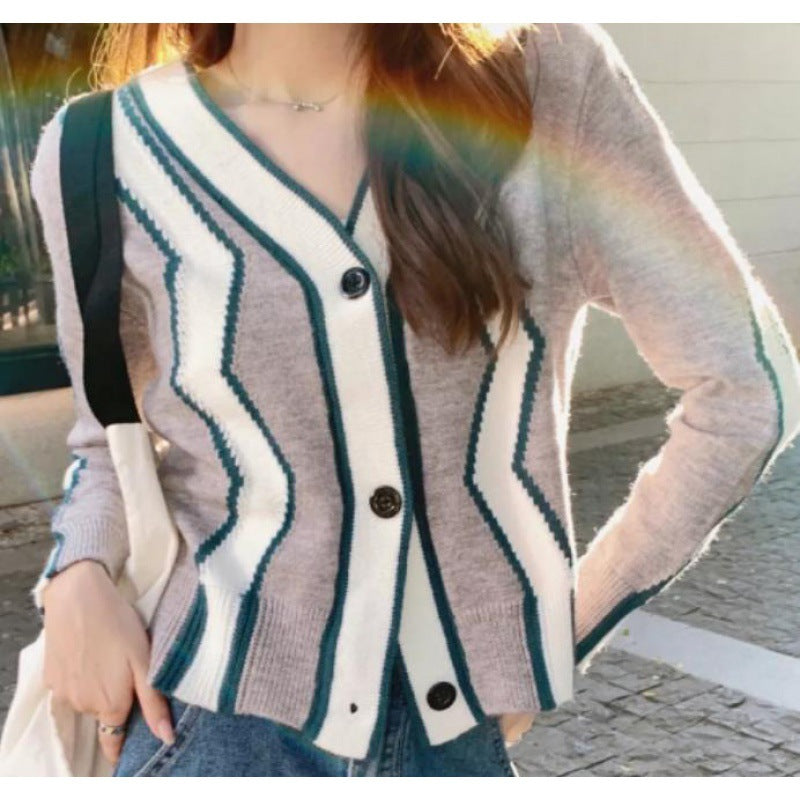 Wave design striped knit sweater for women wearing long sleeved casual loose sweater